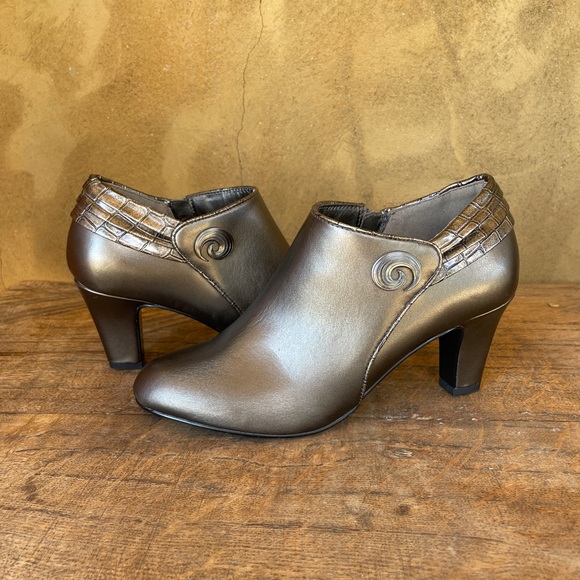 Womens booties - Picture 1 of 5